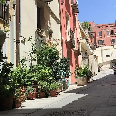 Lanterna Bianca * קליארי